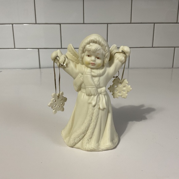 Kirkland Holiday Traditions Ceramic Snow Angel Figurine - Picture 2 of 7